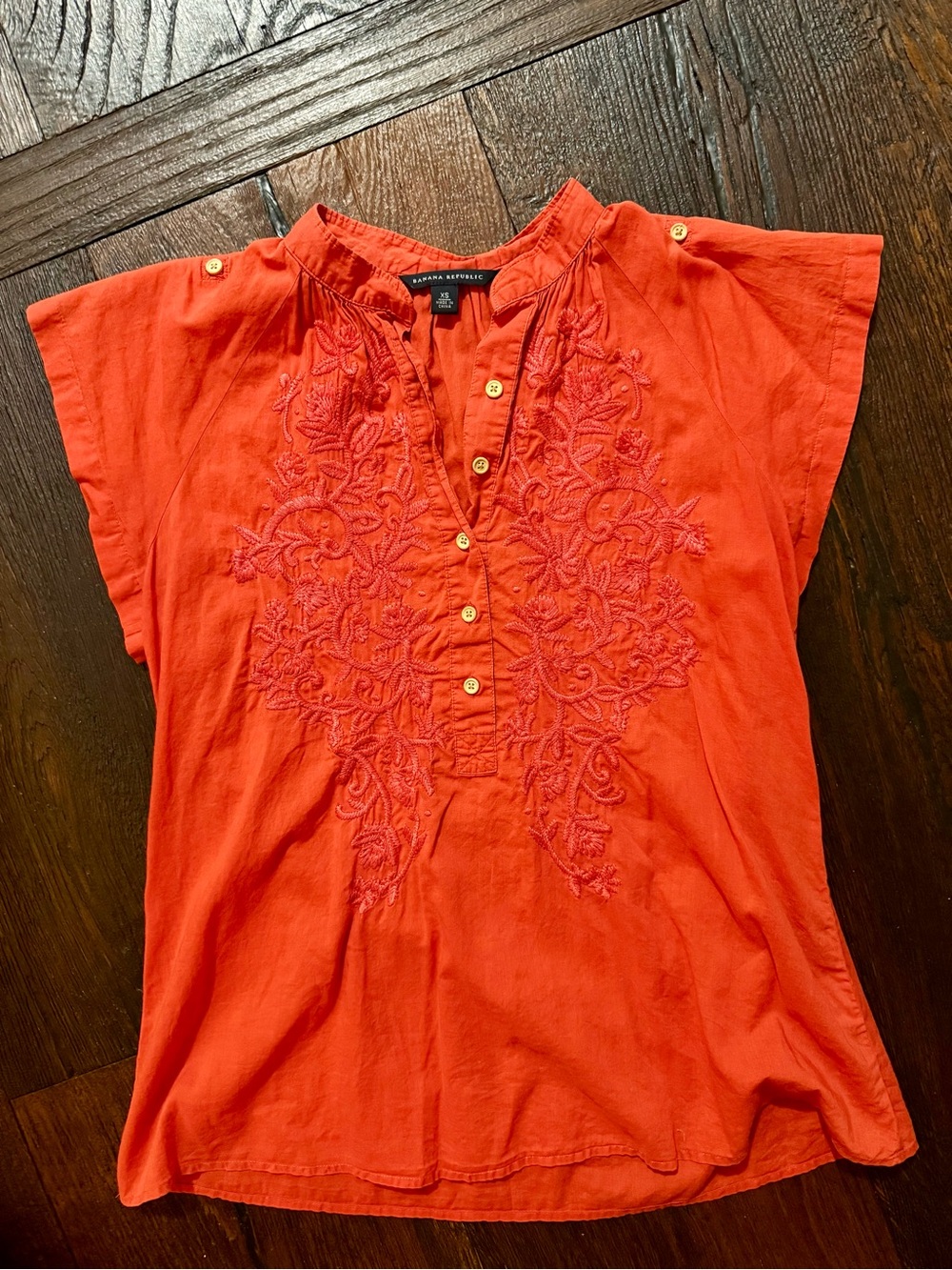 Banana Republic Coral Embroidered Short Sleeve Blouse
